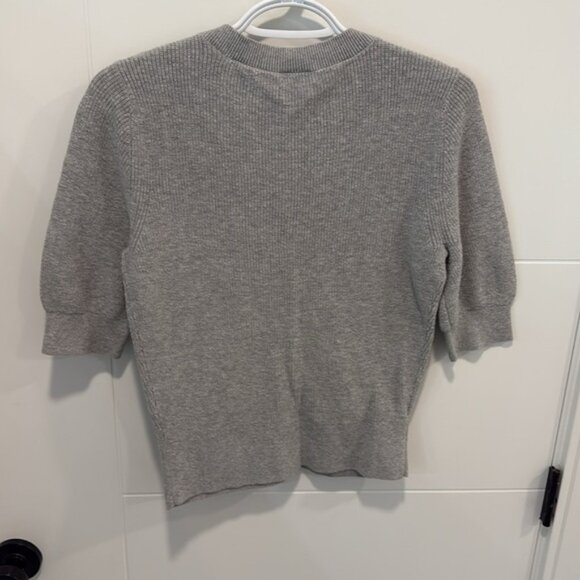 🏴 Ann Taylor Gray Knit Cardigan Sweater size medium - Picture 6 of 6